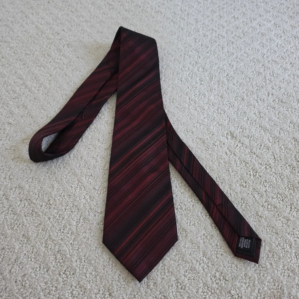 Alfani Mens Silk Necktie Burgundy Black Diagonal Striped Hand Made 60 Inch